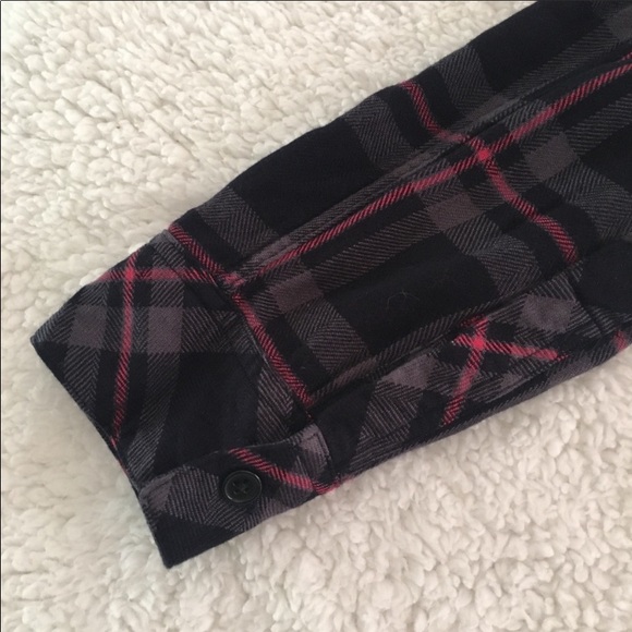 Cozy Rails Button Down Top - Picture 5 of 10